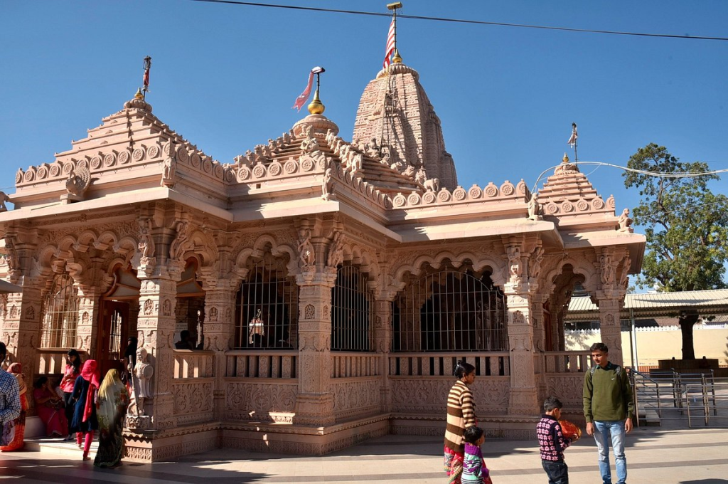 માતાના મઢ નો ઇતિહાસ, વાર્તા અને ફોટા | આશાપુરા માતાજી | ધન્ય ધરા ગુજરાતની | 50 Best Tourist Places in Kutch